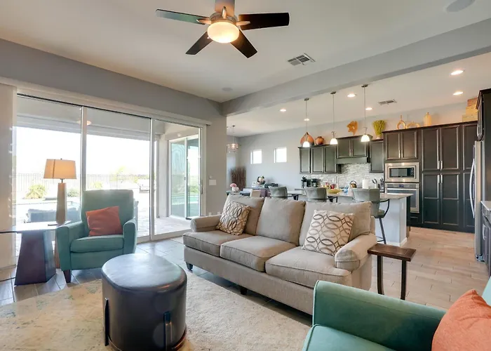 Holiday home 6 Mi To Luke Afb: Oasis W/ Private Pool