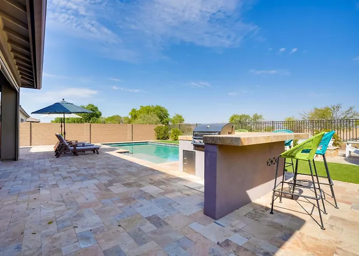 6 Mi To Luke Afb: Oasis W/ Private Pool Holiday home