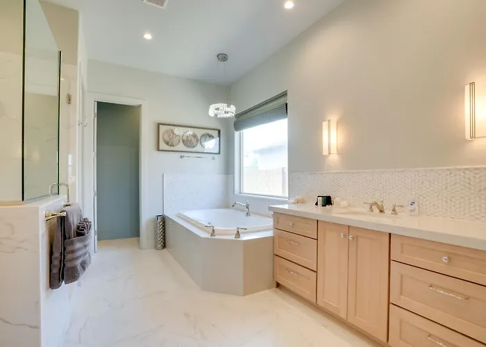 6 Mi To Luke Afb: Oasis W/ Private Pool
