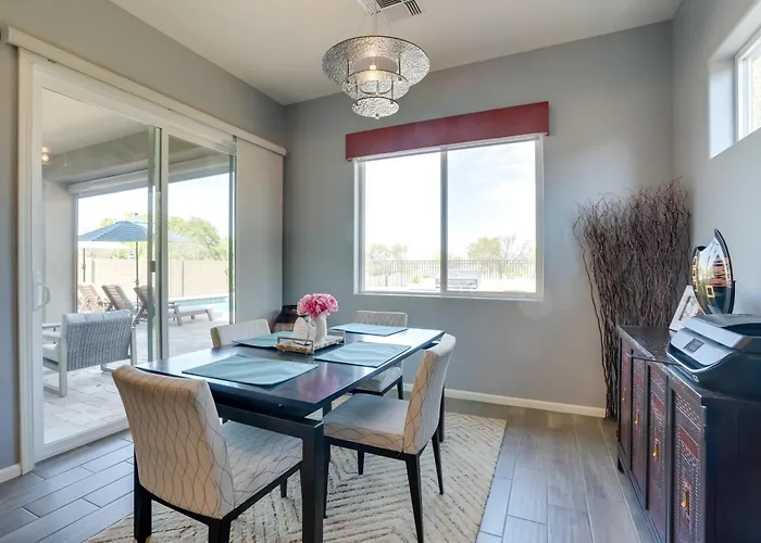 Holiday home 6 Mi To Luke Afb: Oasis W/ Private Pool
