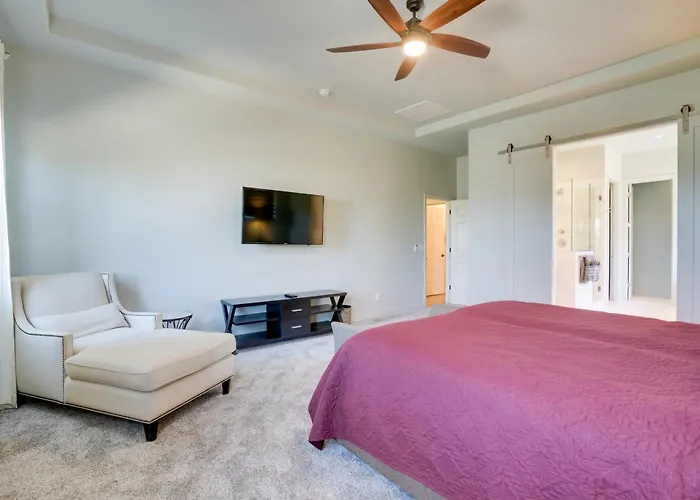 Holiday home 6 Mi To Luke Afb: Oasis W/ Private Pool *