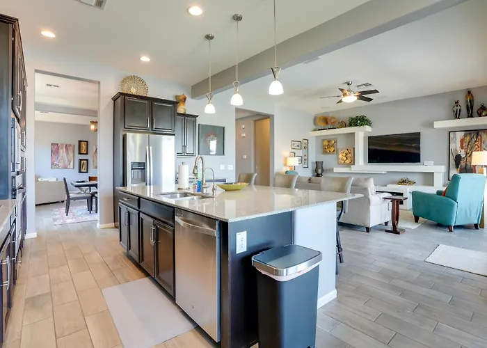 6 Mi To Luke Afb: Oasis W/ Private Pool Holiday home Litchfield Park