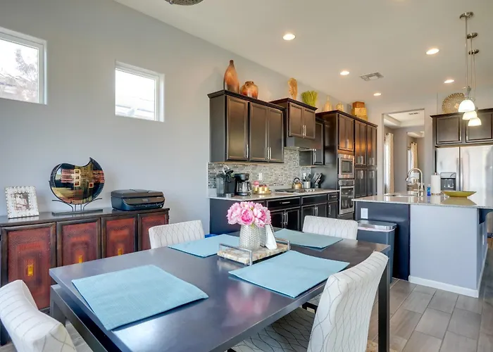 6 Mi To Luke Afb: Oasis W/ Private Pool *